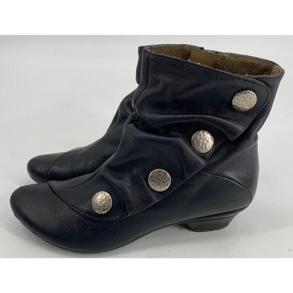 Eric Michael Women's 6.5 Black Leather Zip Ankle heeled web shoemakers  Boots - Picture 4 of 8